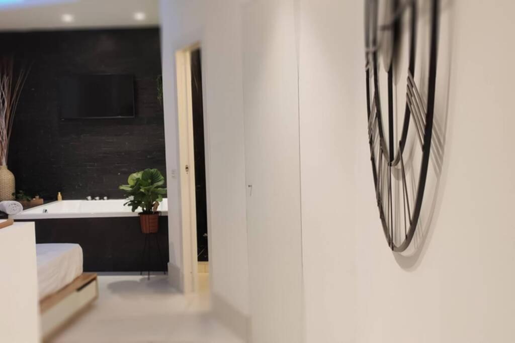 Elegante Open Space Con Vasca Idromassaggio A Trastevere Zewnętrze zdjęcie